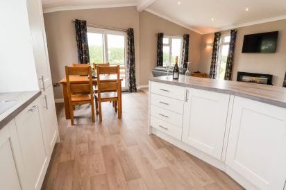 Callow Wooden Lodge 9