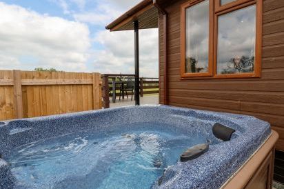 Callow Wooden Lodge 24