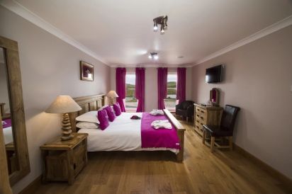 Ceann an Loch Cottage 24