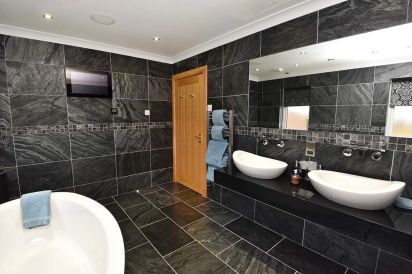 Ceann an Loch Cottage 32
