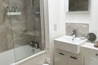 Courtyard Cottage 16