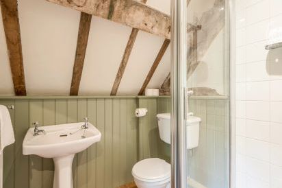 Courtyard Countryside Cottage, Meeson, Heart Of England  17