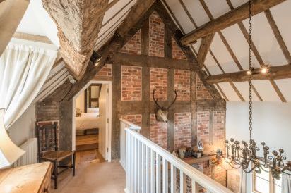 Courtyard Countryside Cottage, Meeson, Heart Of England  14