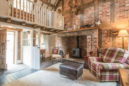 Courtyard Countryside Cottage, Meeson, Heart Of England  6