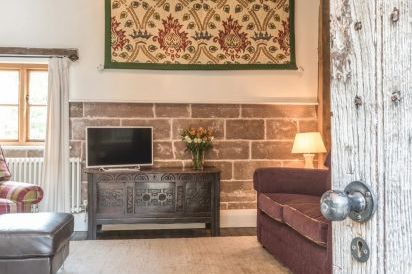 Courtyard Countryside Cottage, Meeson, Heart Of England  4