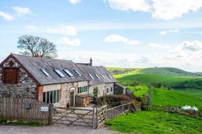 Creagh Dhu Family Cottage, Ratlinghope, Heart Of England 