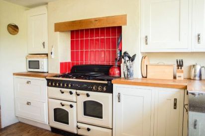 Creagh Dhu Family Cottage, Ratlinghope, Heart Of England  11