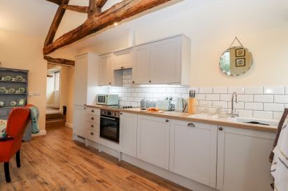 Cut Moch, Plas Moelfre Hall Barns 13