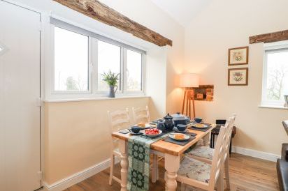 Cut Moch, Plas Moelfre Hall Barns 11
