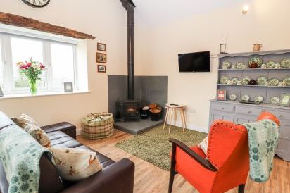 Cut Moch, Plas Moelfre Hall Barns 7