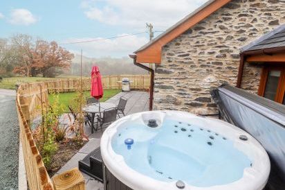 Cut Moch, Plas Moelfre Hall Barns 26