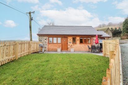 Cut Moch, Plas Moelfre Hall Barns 27