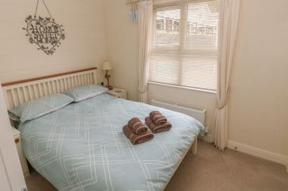 Cwtch Lodge 42 14