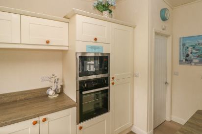 Cwtch Lodge 42 11
