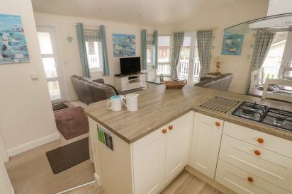 Cwtch Lodge 42 13