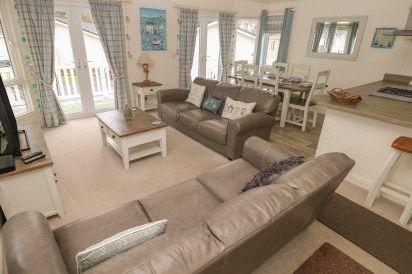 Cwtch Lodge 42 4