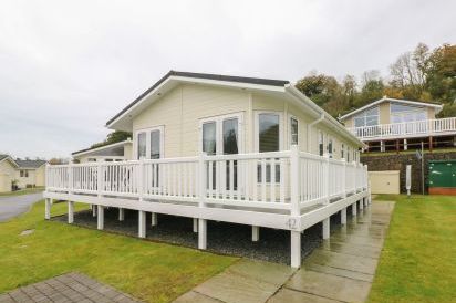Cwtch Lodge 42 1