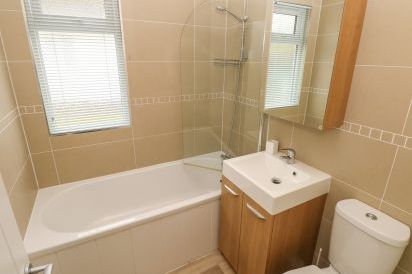 Cwtch Lodge 42 20