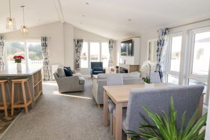 Dershel Lodge 2