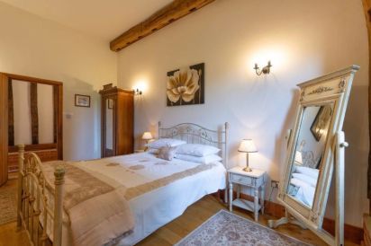 Doves Barn 16