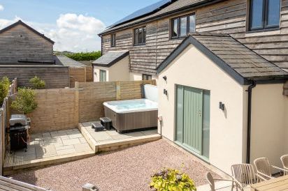 Farmyard House 4