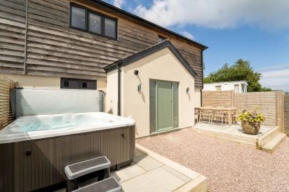 Farmyard House 25