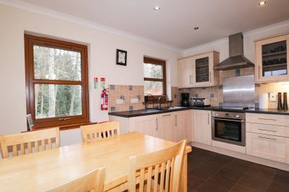 Fersit Log Cottage 12