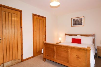 Fersit Log Cottage 15