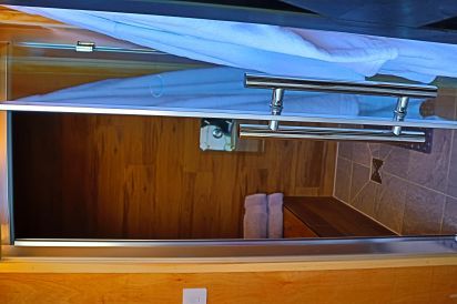 Field Barn sleeps 2, with a private Steam Room and AirCon! 4