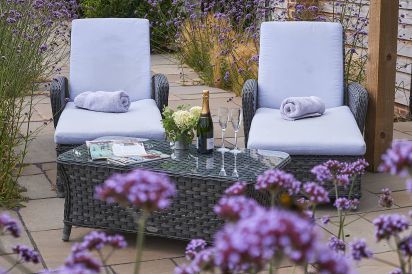 Field Barn sleeps 2, with a private Steam Room and AirCon! 28