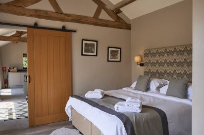 Field Barn sleeps 2, with a private Steam Room and AirCon! 35