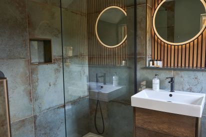 Field Barn sleeps 2, with a private Steam Room and AirCon! 36