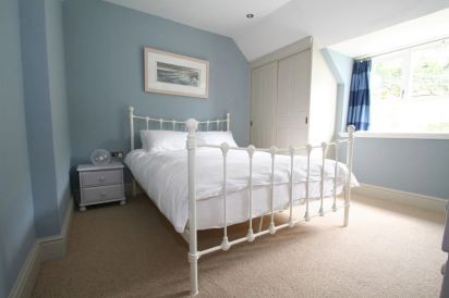 Four Ashes (Stunning Water Views) 10