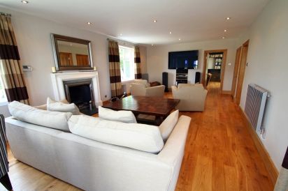 Four Ashes (Stunning Water Views) 2