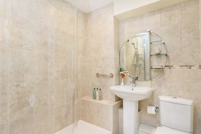 Ensuite to downstairs bedroom