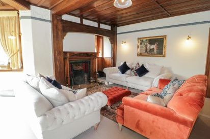 Gwern Borter Manor 6