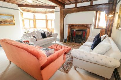 Gwern Borter Manor 7