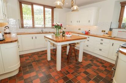 Gwern Borter Manor 12