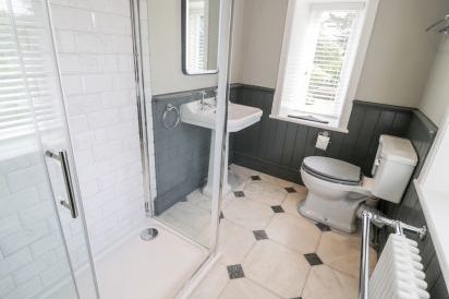 Gwern Borter Manor 21