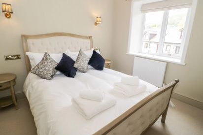 Gwern Borter Manor 34