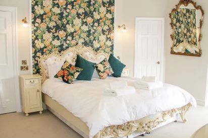 Gwern Borter Manor 15