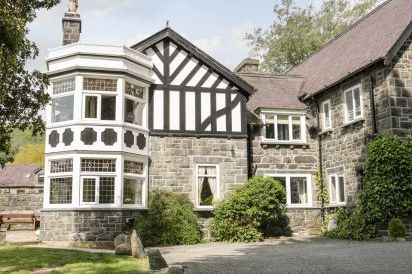 Gwern Borter Manor 2