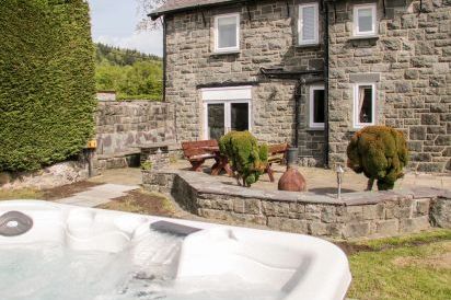 Gwern Borter Manor 3