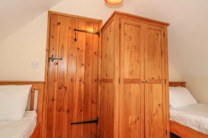 Hazel Wooden Lodge 18