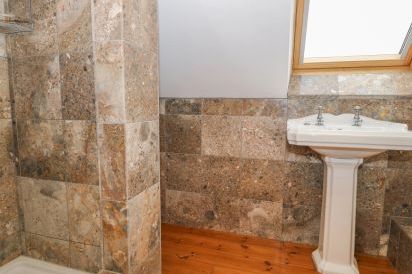 Hazel Wooden Lodge 22