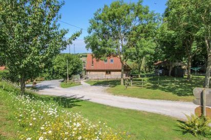 Hazel Wooden Lodge 3