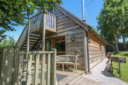 Hazel Wooden Lodge 4