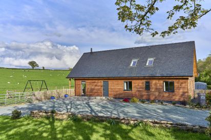 Holly Lodge 2