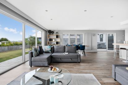 Huxham View and Annex 14