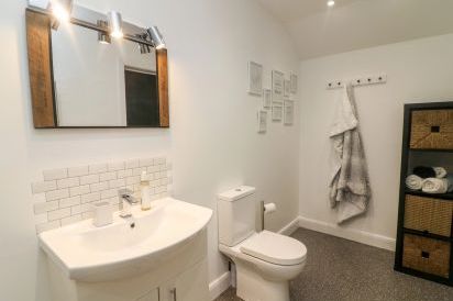 Ingleborough Lodge 10
